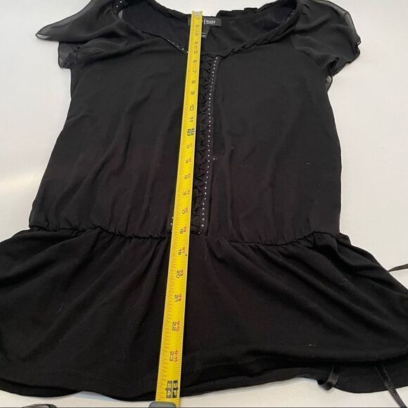 White House Black Market sleeveless blouse with gorgeous details size Small - Picture 3 of 10